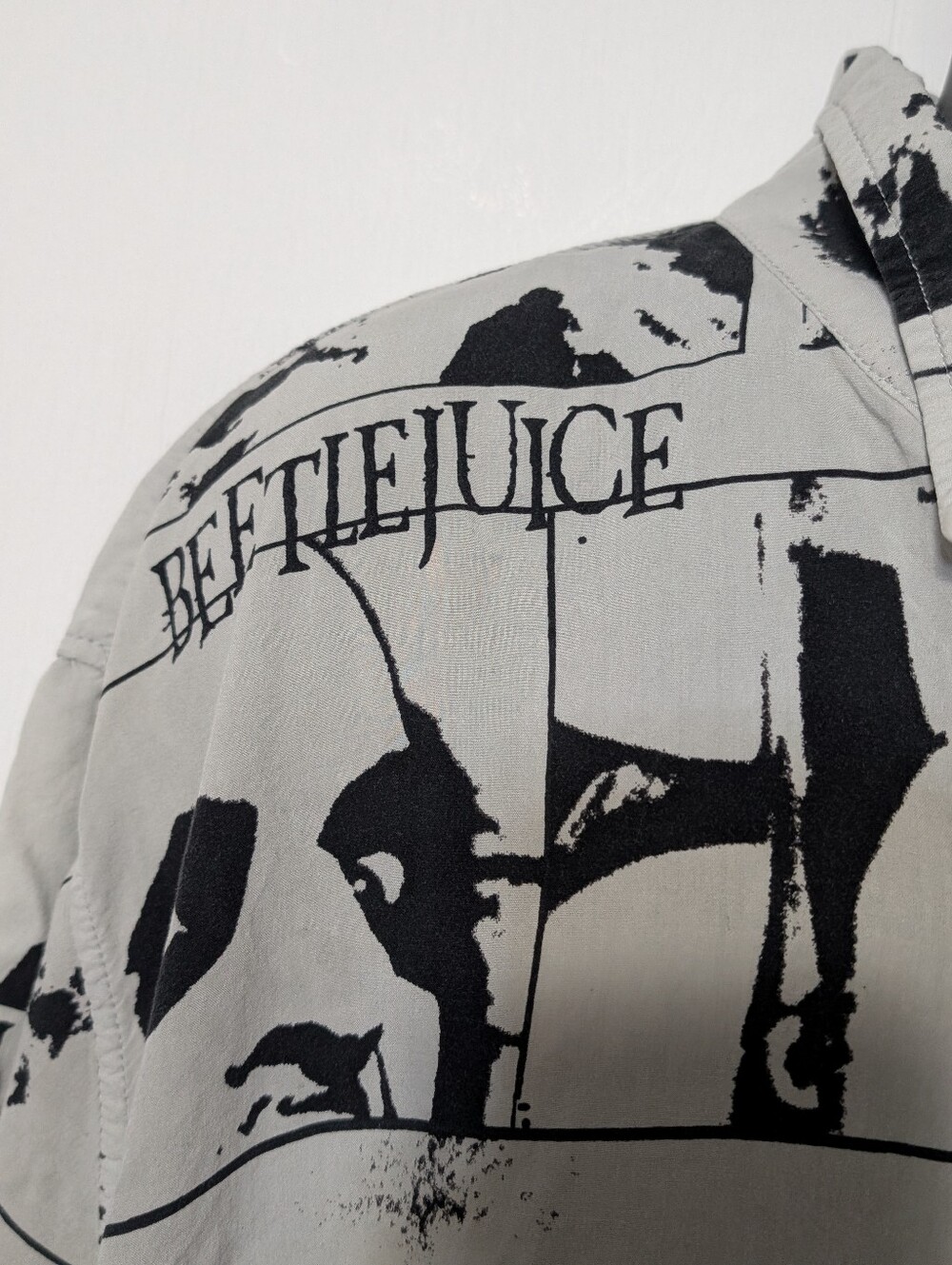 Men's Beetlejuice Graphic All Over Print Rayon Button Down Shirt Size 3XL - Picture 5 of 8